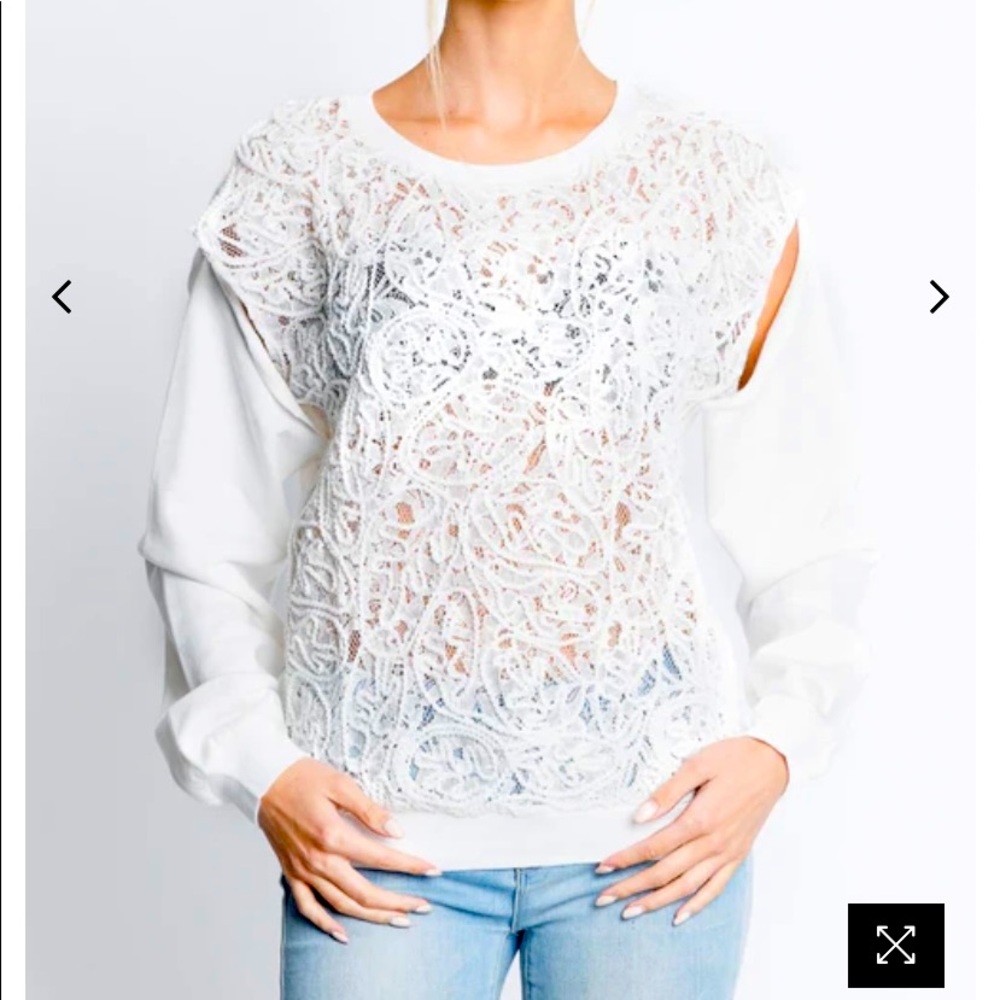 White shirt with cut out peekaboo sleeves!!⭐️⭐️
